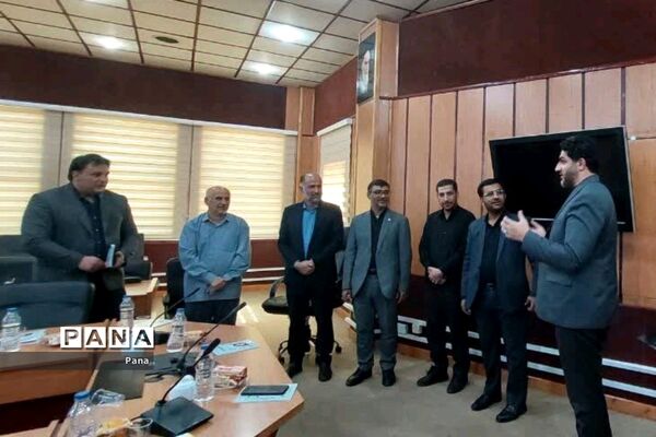 مراسم رونمایی از کتاب دانش‌آموز خبرنگار پانا