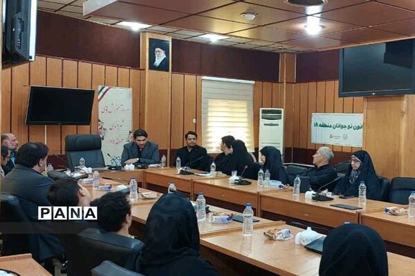 مراسم رونمایی از کتاب دانش‌آموز خبرنگار پانا