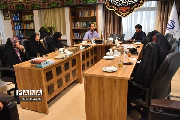 جلسه تفاهم‌نامه همکاری بین روابط‌ عمومی ادارات آموزش و پرورش و دانش‌آموزان خبرنگار در مشهد
