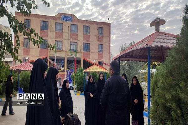 اعزام دانش‌آموزان دختر رباط‌کریم به اردوی یاورمربیان