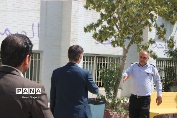 آزمون استخدامی دبیری در ناحیه یک بهارستان