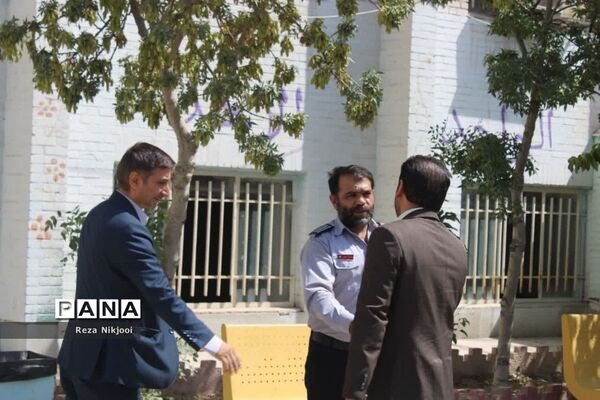آزمون استخدامی دبیری در ناحیه یک بهارستان