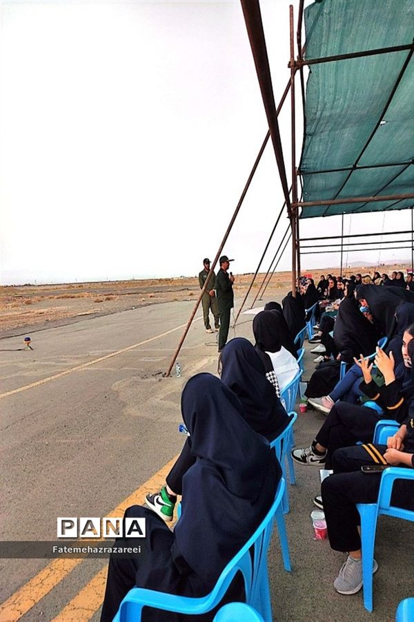 حضور دانش‌آموزان سمپاد منطقه ۱۲ در پارک ملی هوا و فضای تهران و پایگاه پهپاد شهر کاشان