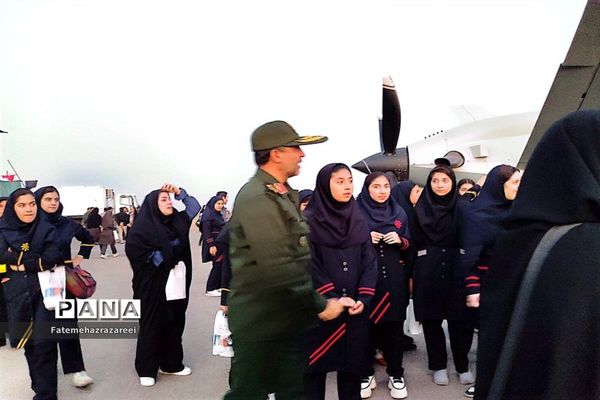 حضور دانش‌آموزان سمپاد منطقه ۱۲ در پارک ملی هوا و فضای تهران و پایگاه پهپاد شهر کاشان