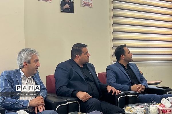 جلسه آموزشی توجیهی ارزیابی دستگاهی سال ۱۴۰۱ در آموزش و پرورش رودهن