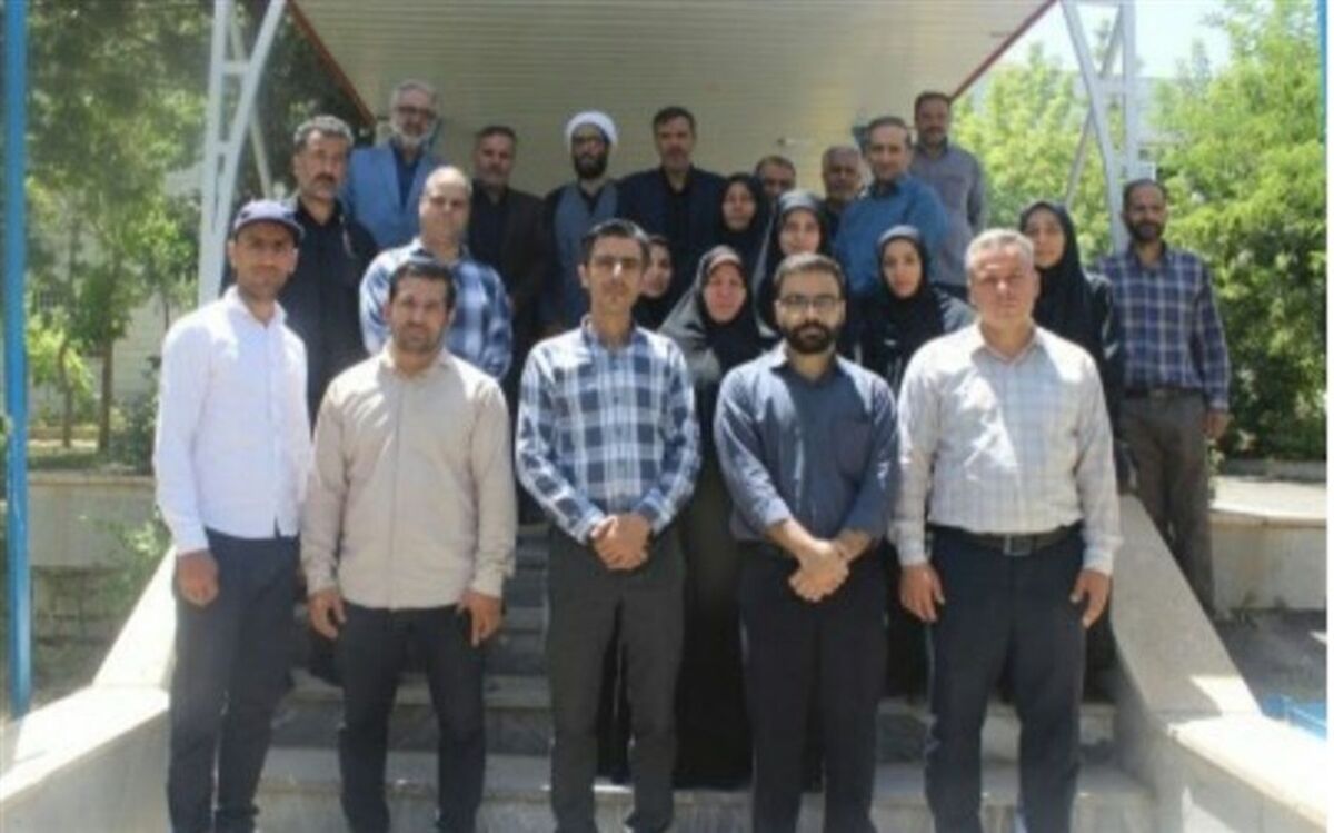 اعزام گروهی از فرهنگیان سربندی و شازندی به عتبات عالیات
