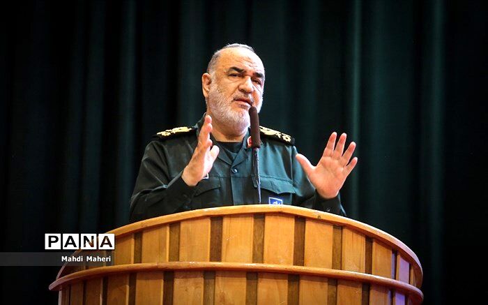ملت ایران راه خود را مستقل از اراده قدرت‌ها به پیش می‌برد