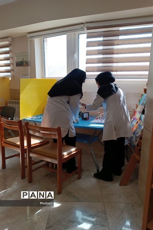 بیست‌و‌یکمین دوره از مسابقات علوم آزمایشگاهی در دبیرستان استعدادهای درخشان فرزانگان امین ۲