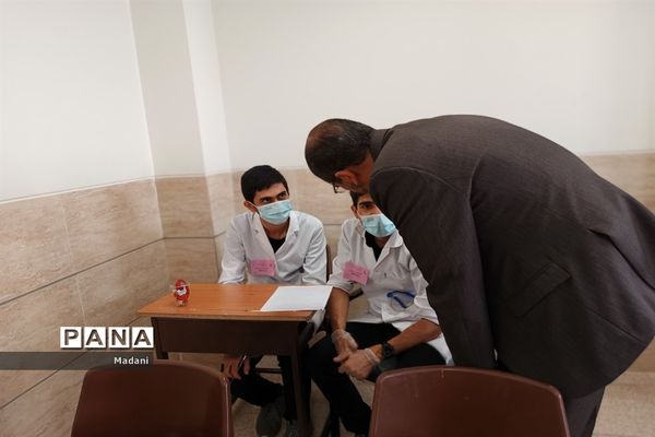 بیست‌و‌یکمین دوره از مسابقات علوم آزمایشگاهی در دبیرستان استعدادهای درخشان فرزانگان امین ۲