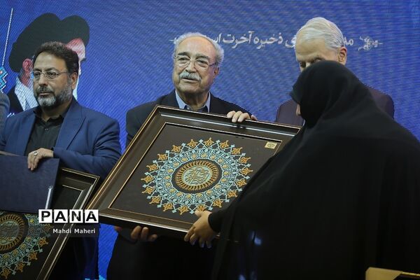 مراسم تجلیل از مناطق فعال شهر تهران در اکران‌های مدرسه‌ای فیلم‌های مستند خیرین