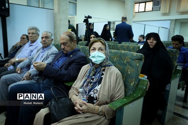 مراسم تجلیل از مناطق فعال شهر تهران در اکران‌های مدرسه‌ای فیلم‌های مستند خیرین