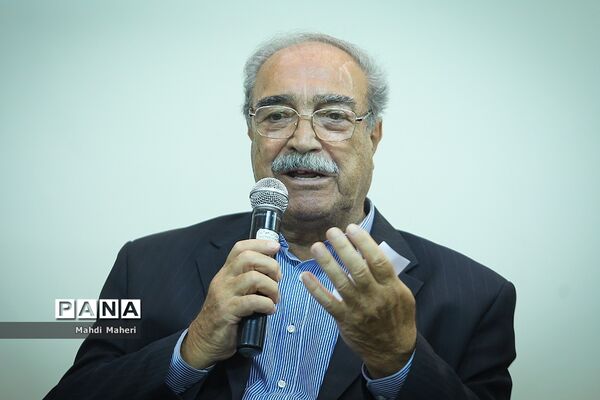 مراسم تجلیل از مناطق فعال شهر تهران در اکران‌های مدرسه‌ای فیلم‌های مستند خیرین