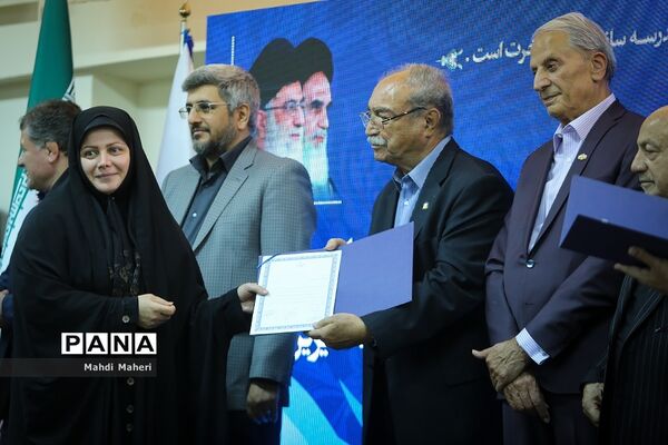 مراسم تجلیل از مناطق فعال شهر تهران در اکران‌های مدرسه‌ای فیلم‌های مستند خیرین