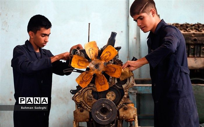 متناسب‌سازی رشته‌های فنی و حرفه‌ای و بازار کار با آینده‌پژوهی