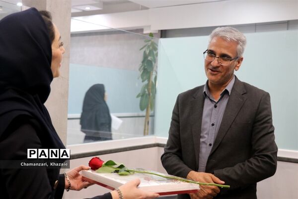 بازدید معاون سوادآموزی خراسان‌رضوی به‌مناسبت روز خبرنگار از سازمان آگهی‌های روزنامه  خراسان