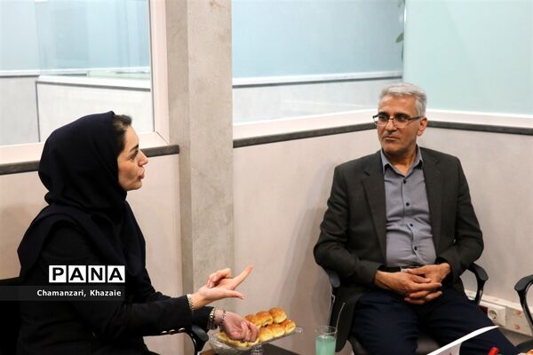 بازدید معاون سوادآموزی خراسان‌رضوی به‌مناسبت روز خبرنگار از سازمان آگهی‌های روزنامه  خراسان