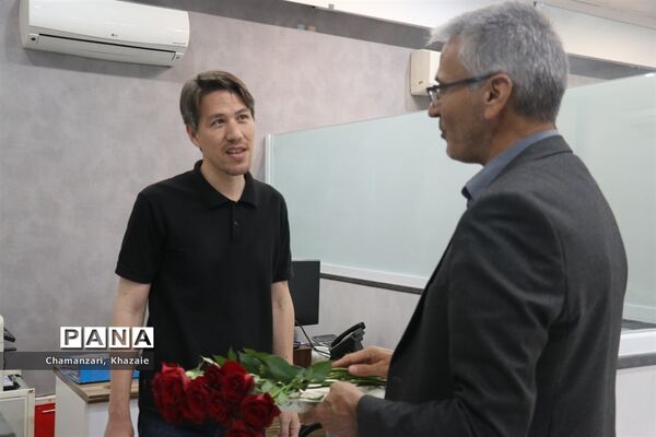 بازدید معاون سوادآموزی خراسان‌رضوی به‌مناسبت روز خبرنگار از سازمان آگهی‌های روزنامه  خراسان