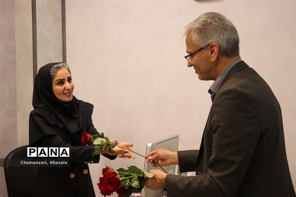 بازدید معاون سوادآموزی خراسان‌رضوی به‌مناسبت روز خبرنگار از سازمان آگهی‌های روزنامه  خراسان