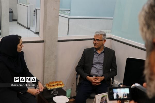 بازدید معاون سوادآموزی خراسان‌رضوی به‌مناسبت روز خبرنگار از سازمان آگهی‌های روزنامه  خراسان