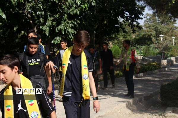 کلاس آموزشی کوهنوردی برای دانش‌آموزان عضو سازمان دانش‌آموزی  استان اصفهان