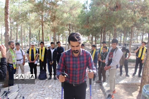 کلاس آموزشی کوهنوردی برای دانش‌آموزان عضو سازمان دانش‌آموزی  استان اصفهان