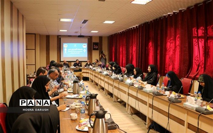 خبرنگاران چشم و گوش جامعه، مردم و مسئولان هستند