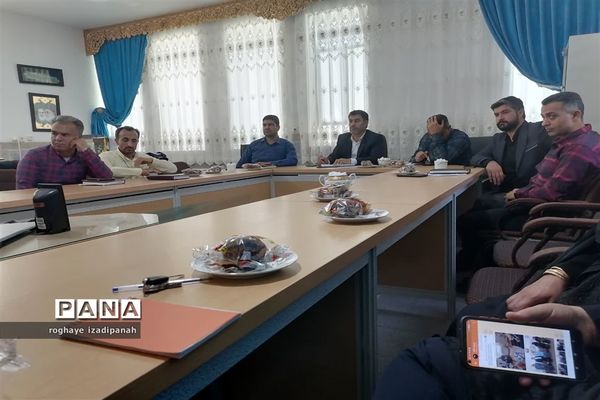 تجلیل از خبرنگاران در اداره آموزش و پرورش شهرستان خاتم