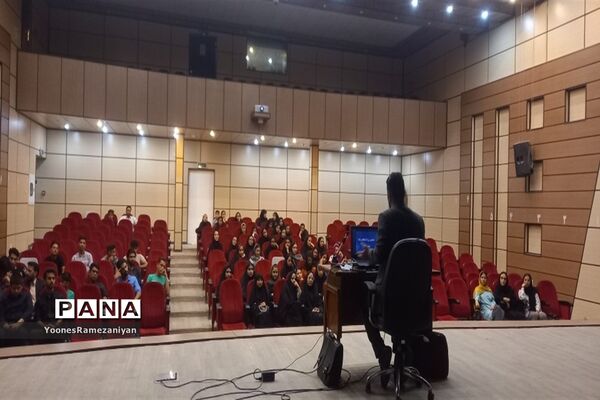 همایش بزرگ انتخاب رشته در خلیل‌آباد