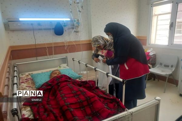 بازدید دانش‌آموزان اصفهانی از مرکز درمانی کودکان سرطانی وصعب العلاج بیمارستان حضرت سیدالشهدا(ع)