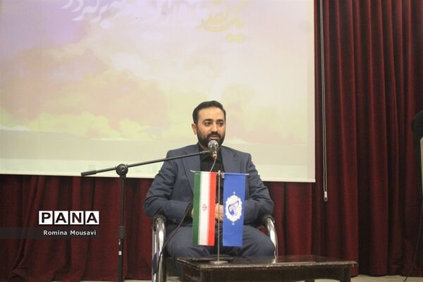بازدید معاون امور جوانان وزارت ورزش و جوانان از اردوی طلایه‌داران فردا در تبریز