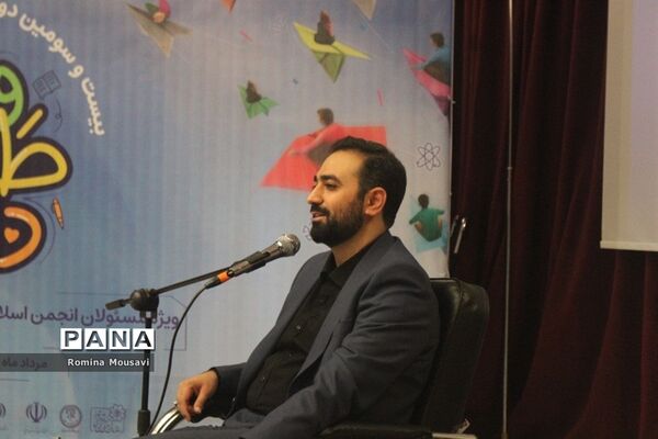 بازدید معاون امور جوانان وزارت ورزش و جوانان از اردوی طلایه‌داران فردا در تبریز