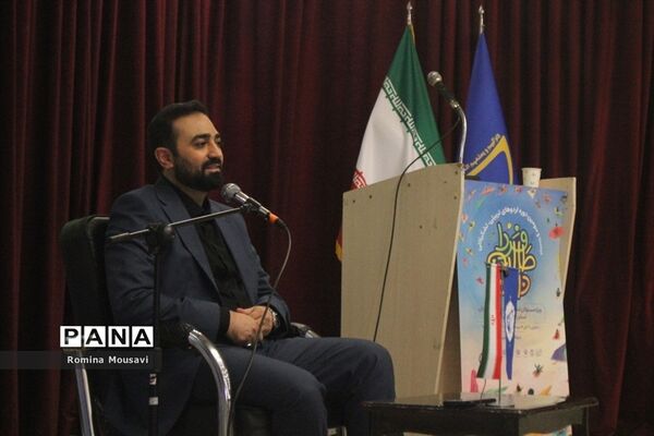 بازدید معاون امور جوانان وزارت ورزش و جوانان از اردوی طلایه‌داران فردا در تبریز