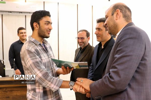 آئین تجلیل از خبرنگاران فعال ناحیه سه مشهد مقدس