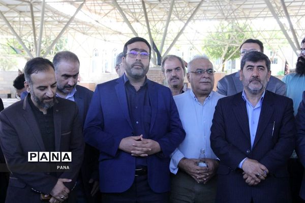 غبارروبی مزار شهدای رسانه به‌مناسبت روز خبرنگار