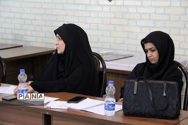 کارگاه هنرهای نمایشی و عروسک‌گردانی در دبیرستان دخترانه شریعت‌ شهرری