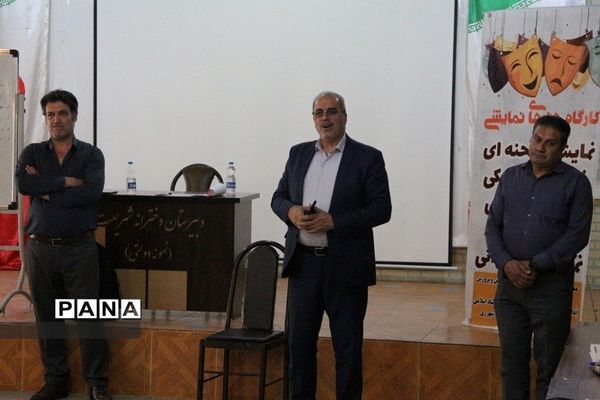 کارگاه هنرهای نمایشی و عروسک‌گردانی در دبیرستان دخترانه شریعت‌ شهرری