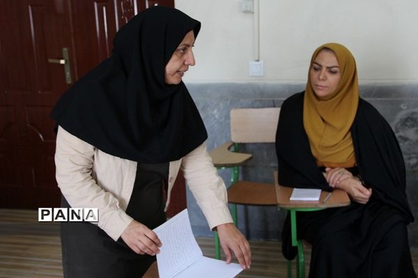 کارگاه هنرهای نمایشی و عروسک‌گردانی در دبیرستان دخترانه شریعت‌ شهرری