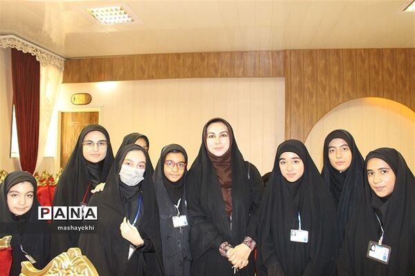 نشست صمیمی اصحاب رسانه با مدیرکل آموزش و پرورش استان کرمان