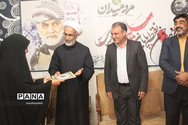 تجلیل از خبرنگاران پانا توسط رئیس رسانه و تبلیغات فرهنگ و ارشاد اسلامی کرمان