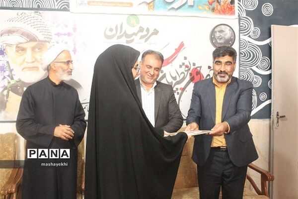 تجلیل از خبرنگاران پانا توسط رئیس رسانه و تبلیغات فرهنگ و ارشاد اسلامی کرمان
