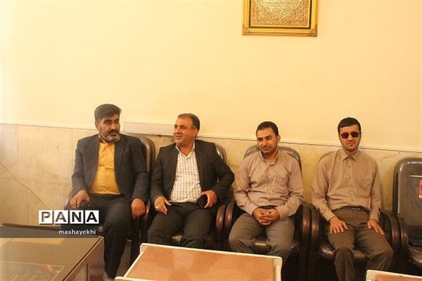 تجلیل از خبرنگاران پانا توسط رئیس رسانه و تبلیغات فرهنگ و ارشاد اسلامی کرمان