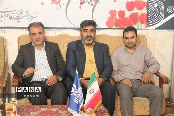 تجلیل از خبرنگاران پانا توسط رئیس رسانه و تبلیغات فرهنگ و ارشاد اسلامی کرمان