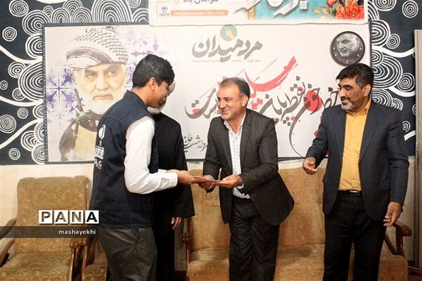 تجلیل از خبرنگاران پانا توسط رئیس رسانه و تبلیغات فرهنگ و ارشاد اسلامی کرمان