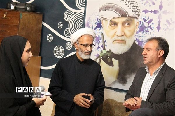 تجلیل از خبرنگاران پانا توسط رئیس رسانه و تبلیغات فرهنگ و ارشاد اسلامی کرمان