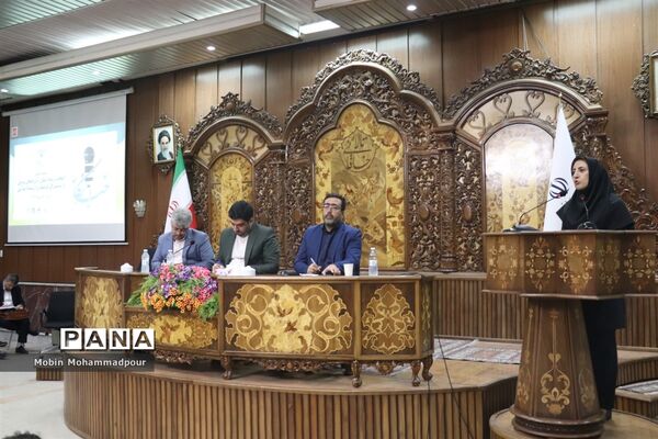 نشست صمیمی مدیرکل فرهنگ و ارشاد اسلامی آذربایجان شرقی با اصحاب رسانه