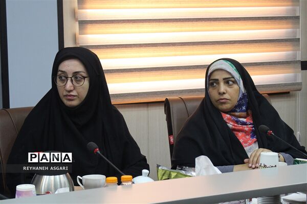 نشست توجیهی طرح «یاریگران زندگی محله‌محور» در آموزش و پرورش شهرستان‌های تهران