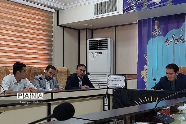 تجلیل از دانش‌آموز خبرنگاران فعال در سطح شهرستان‌شهریار