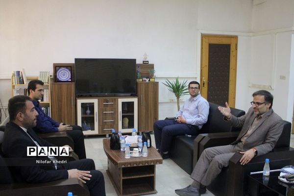 به مناسبت روز خبرنگار  دیدار مدیرکل آموزش و پرورش استان بوشهر با مدیر کل صدا و سیما بوشهر  و کارکنان