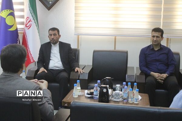 به مناسبت روز خبرنگار  دیدار مدیرکل آموزش و پرورش استان بوشهر با مدیر کل صدا و سیما بوشهر  و کارکنان