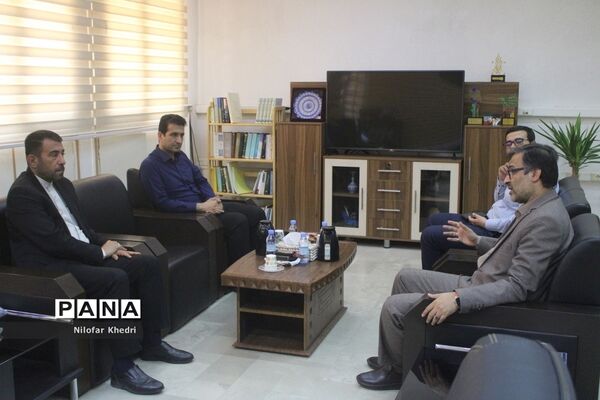 به مناسبت روز خبرنگار  دیدار مدیرکل آموزش و پرورش استان بوشهر با مدیر کل صدا و سیما بوشهر  و کارکنان